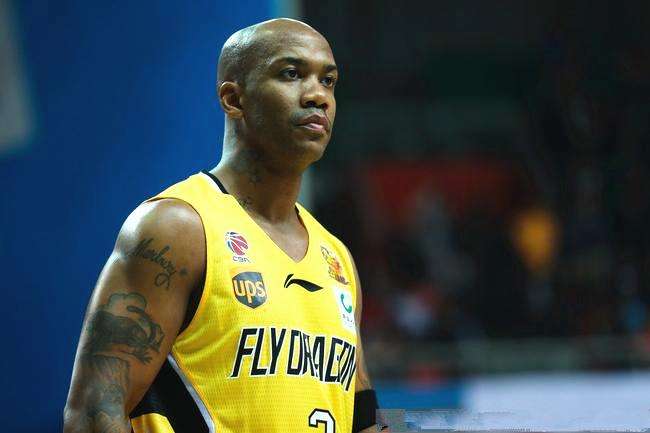 杭州雷峰塔遗址被扔成“钱山”|星空官网