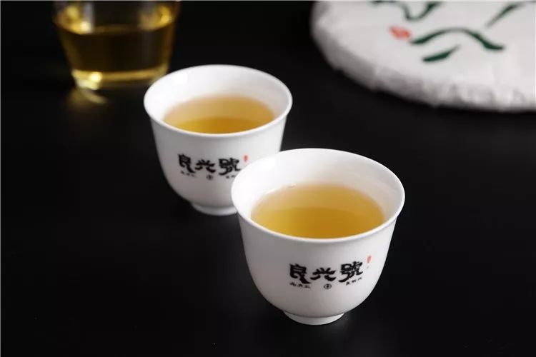 加开318列客车助旅客踏青祭祖|星空官网(图1) 星空官网